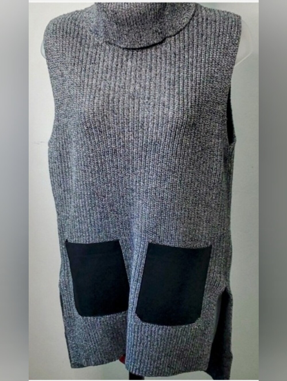 Banana Republic Gray Sleeveless Turtleneck Tunic with Black Patch Pockets